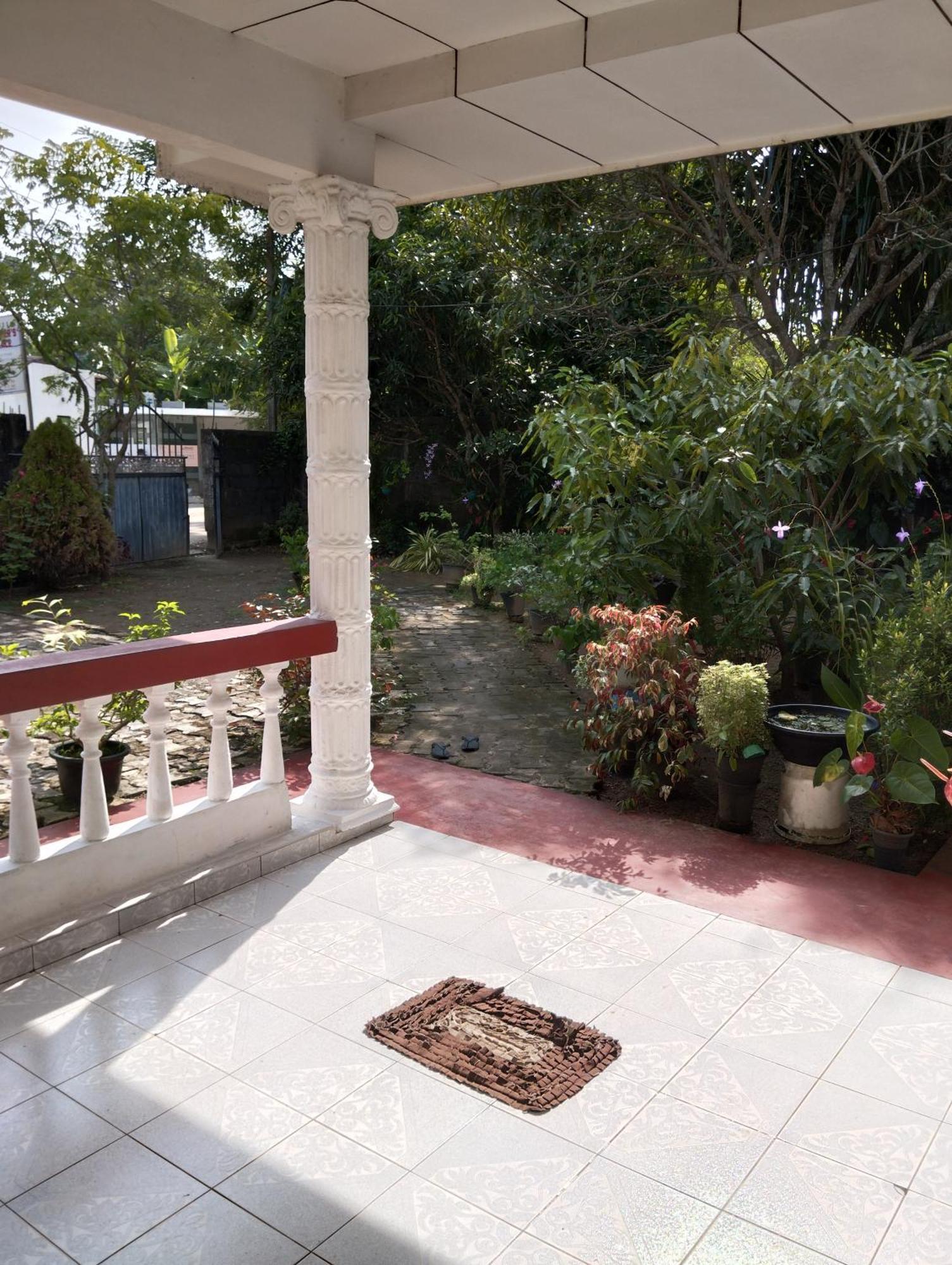 Mirissa White House Hotel Exterior foto