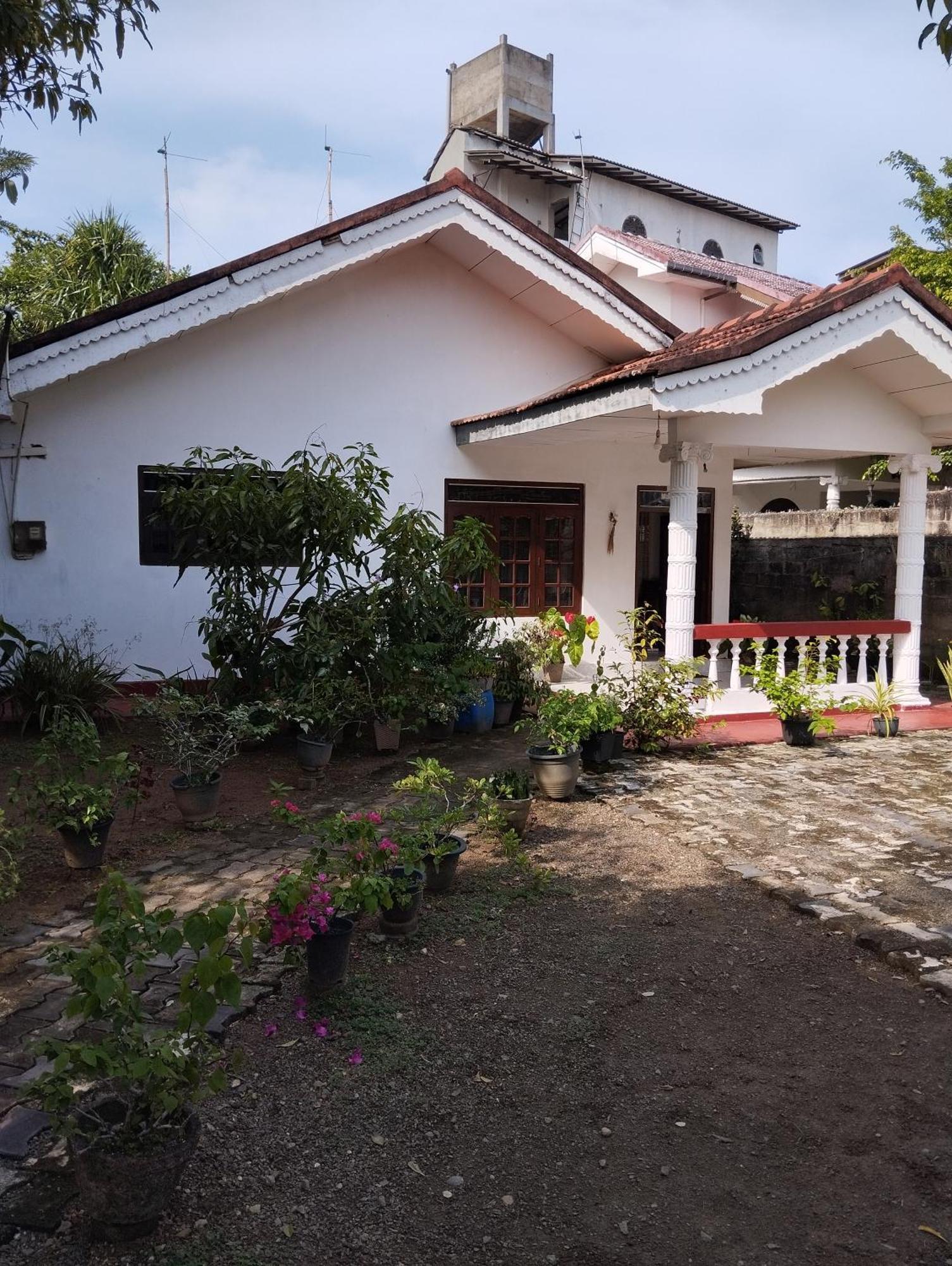 Mirissa White House Hotel Exterior foto